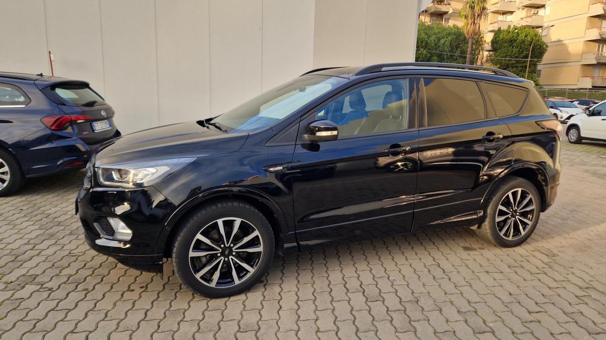 Ford Kuga 2.0 TDCI 180 CV 4WD Powershift ST-Line